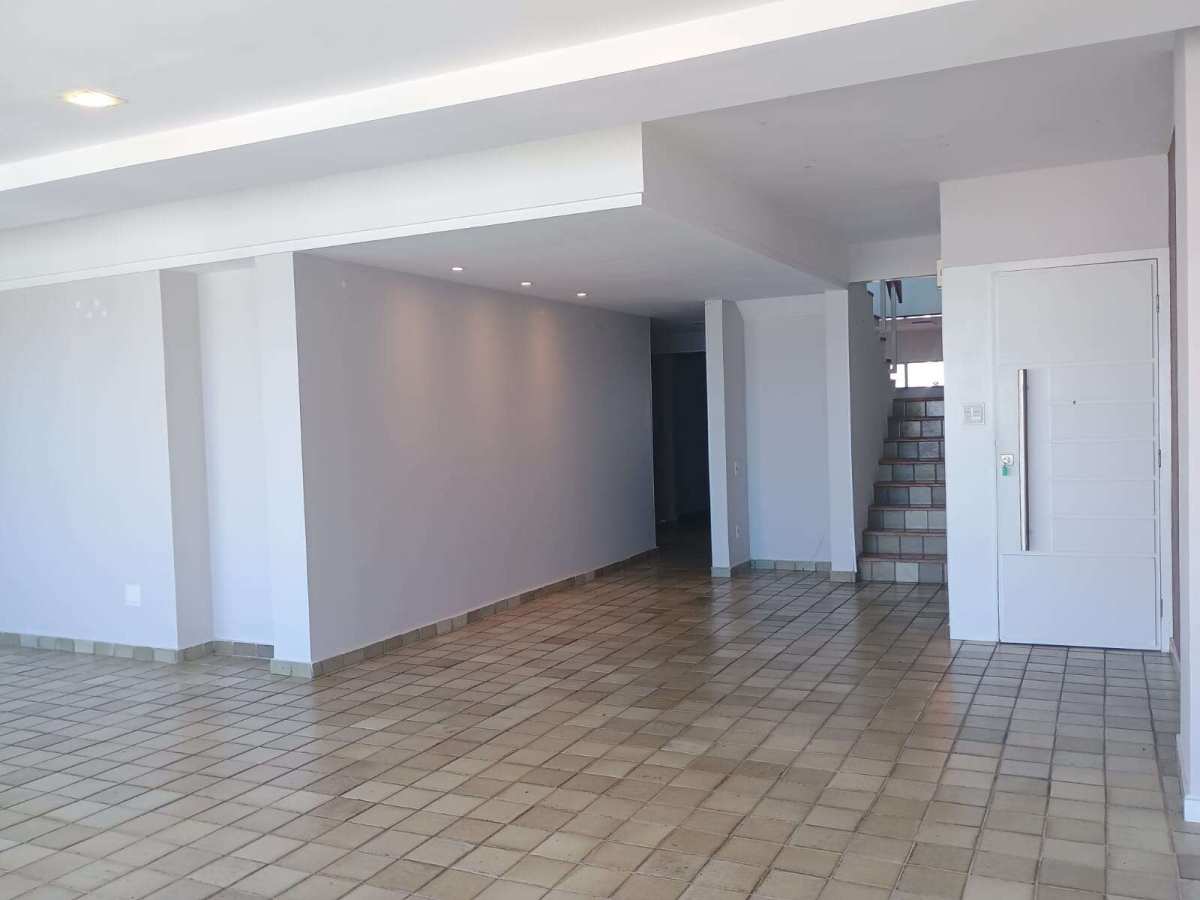 Cobertura à venda com 5 quartos, 362,18m² - ,